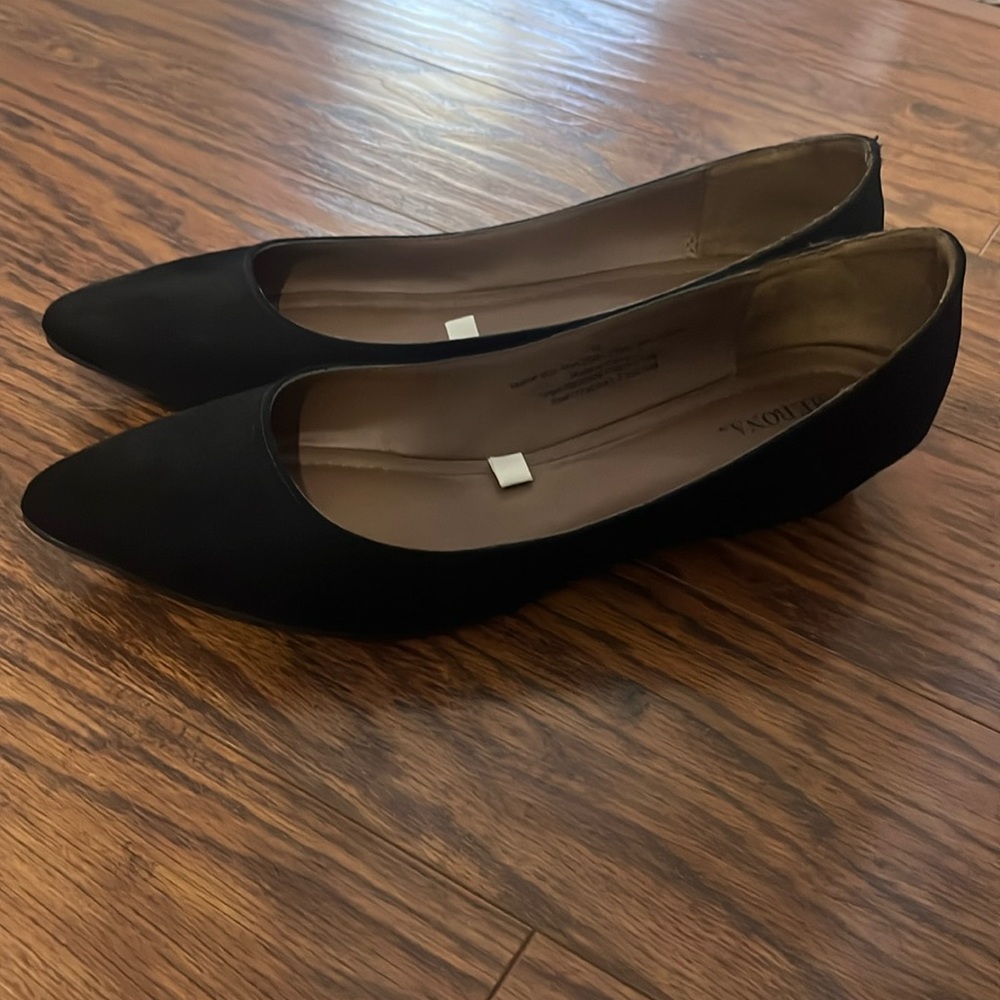 Merona size 10 black flats